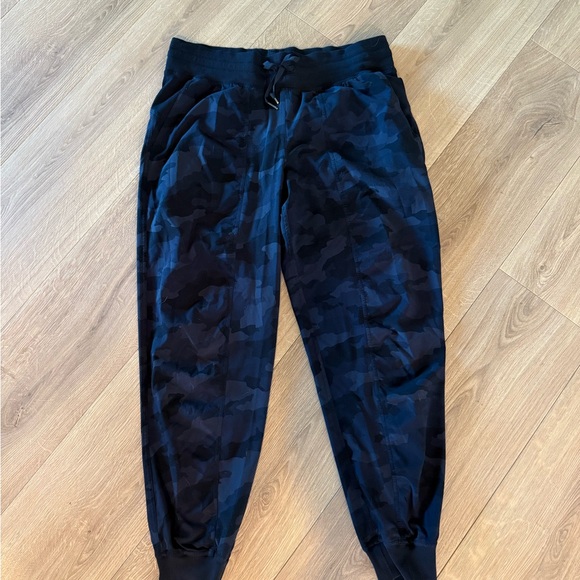 lululemon athletica Dance Studio Joggers in Black Camo - Picture 1 of 4